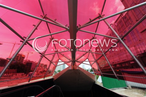  28.06.2014 WARSZAWA<br />PIERWSZY PRZEJAZD DRUGA LINIA METRA<br />N/Z WEJSCIE NA PERON METRA WIATA<br /> 