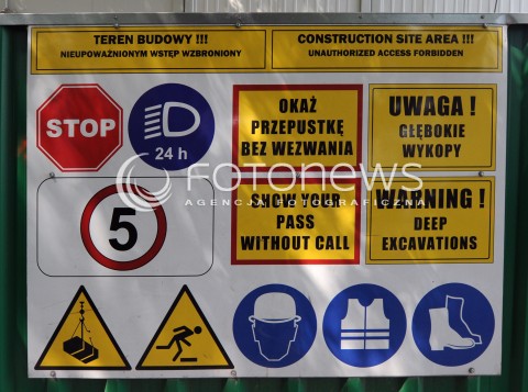  28.06.2014 WARSZAWA<br />PIERWSZY PRZEJAZD DRUGA LINIA METRA<br />N/Z TABLICA INFORMACYJNA BUDOWY DRUGIEJ LINII METRA<br /> 