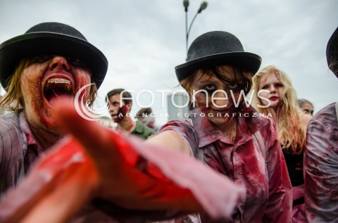  28.06.2014 WARSZAWA ZOMBIE WALK PO RAZ DZIESIATY W WARSZAWIE N/Z ZOMBIE UCZESTNICY  