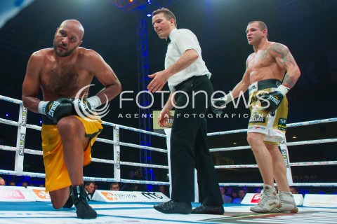  28.06.2014 RZESZOW <br />WOJAK BOXING NIGHT W RZESZOWIE<br />N/Z LUKASZ JANIK RICO HOYE SEDZIA UPADEK KLECZY<br /> 