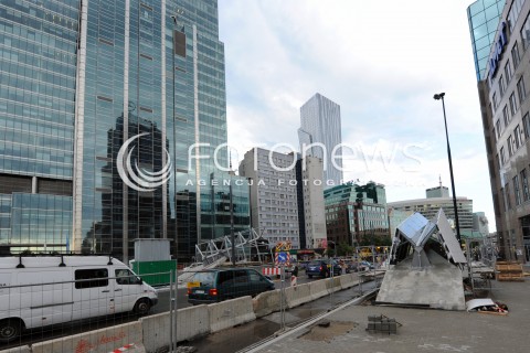  01.07.2014 WARSZAWA<br />WARSZAWA W REMONCIE<br />N/Z RONDO ONZ WEJSCIE DO METRA<br /> 