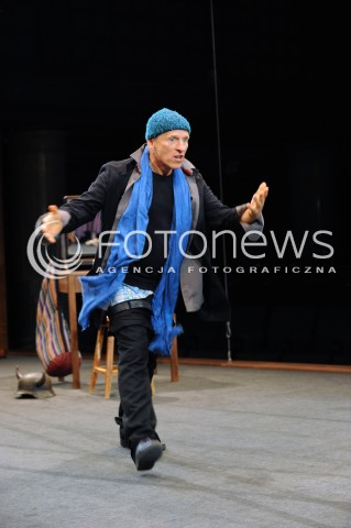  02.07.2014 WARSZAWA<br />PROBA MEDIALNA SPEKTAKLU UWAGA PUBLICZNOSC W OCH TEATR<br />N/Z ANDRZEJ PIECZYNSKI <br /> 
