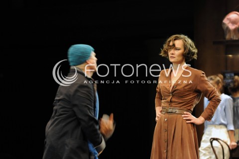  02.07.2014 WARSZAWA<br />PROBA MEDIALNA SPEKTAKLU UWAGA PUBLICZNOSC W OCH TEATR<br />N/Z ANDRZEJ PIECZYNSKI MARIA SEWERYN<br /> 