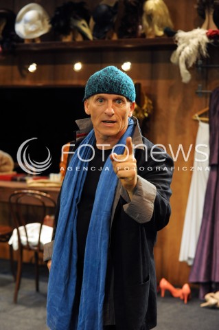  02.07.2014 WARSZAWA<br />PROBA MEDIALNA SPEKTAKLU UWAGA PUBLICZNOSC W OCH TEATR<br />N/Z ANDRZEJ PIECZYNSKI<br /> 
