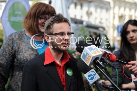  02.07.2014 WARSZAWA<br />KONFERENCJA PRASOWA PARTII ZIELONYCH<br />N/Z ADAM OSTOLSKI ANNA GRODZKA<br /> 
