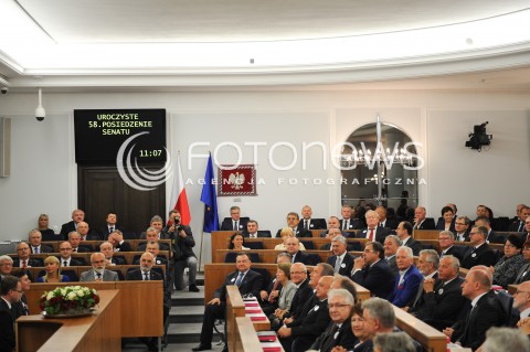  04.07.2014 WARSZAWA<br />UROCZYSTOSCI 25 - LECIA ODRODZONEGO SENATU<br />N/Z PREZYDENT RP BRONISLAW KOMOROWSKI SENATOROWIE WIDOK VIEW SALA SENAT<br /> 