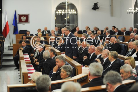  04.07.2014 WARSZAWA<br />UROCZYSTOSCI 25 - LECIA ODRODZONEGO SENATU<br />N/Z PREZYDENT RP BRONISLAW KOMOROWSKI SENATOROWIE<br /> 