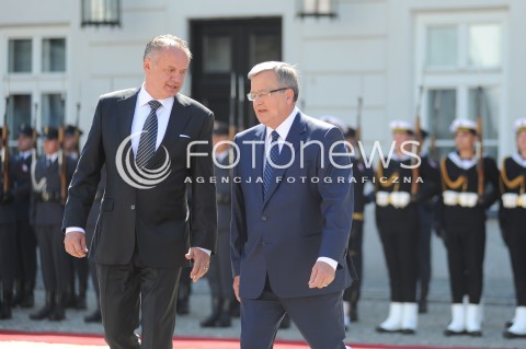  15.07.2014 WARSZAWA<br />WIZYTA PREZYDENTA REPUBLIKI SLOWACKIEJ<br />N/Z ANDREJ KISKA REZYDENT RP BRONISLAW KOMOROWSKI WOJSKO<br /> 