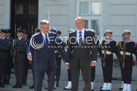  15.07.2014 WARSZAWA<br />WIZYTA PREZYDENTA REPUBLIKI SLOWACKIEJ<br />N/Z ANDREJ KISKA REZYDENT RP BRONISLAW KOMOROWSKI WOJSKO<br /> 