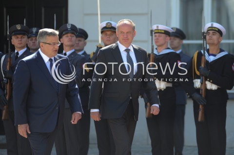  15.07.2014 WARSZAWA<br />WIZYTA PREZYDENTA REPUBLIKI SLOWACKIEJ<br />N/Z ANDREJ KISKA REZYDENT RP BRONISLAW KOMOROWSKI WOJSKO<br /> 