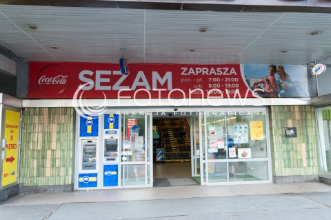  15.07.2014 WARSZAWA<br />ZDJECIE ILUSTRACYJNE<br />SLYNNY SKLEP SEZAM W WARSZAWIE ZOSTANIE WKROTCE ZAMKNIETY I ZBURZONY<br />N/Z SKLEP SEZAM NAPIS LOGO WEJSCIE<br /> 