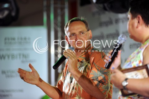  16.07.2014 WARSZAWA<br />SPOTKANIE Z WOJCIECHEM CEJROWSKIM W EMPIKU<br />N/Z WOJCIECH CEJROWSKI DOROTA WELLMAN<br /> 