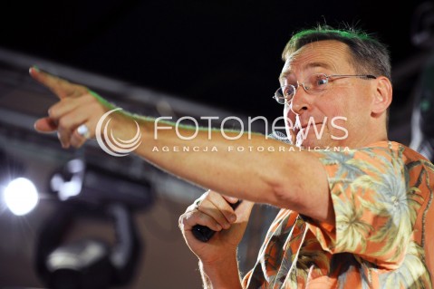  16.07.2014 WARSZAWA<br />SPOTKANIE Z WOJCIECHEM CEJROWSKIM W EMPIKU<br />N/Z WOJCIECH CEJROWSKI DOROTA WELLMAN<br /> 