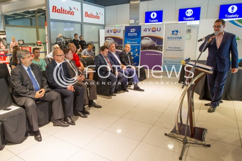  17.07.2014 LOTNISKO JASIONKA <br />KONFERENCJA PRASOWA LINII LOTNICZYCH 4YOU AIRLINES W SPRAWIE URUCHOMIENIA NOWYCH POLACZEN  Z PORTU LOTNICZEGO RZESZOW JASIONKA<br />N/Z KONFERENCJA PRASOWA<br /> 