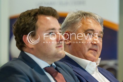  17.07.2014 LOTNISKO JASIONKA <br />KONFERENCJA PRASOWA LINII LOTNICZYCH 4YOU AIRLINES W SPRAWIE URUCHOMIENIA NOWYCH POLACZEN  Z PORTU LOTNICZEGO RZESZOW JASIONKA<br />N/Z SYLWESTER STRZYLAK - PREZES 4YOU AIRLINES (P), MICHAL MIKOLAJCZAK - WICEPREZES 4YOU AIRLINES (L)<br /> 