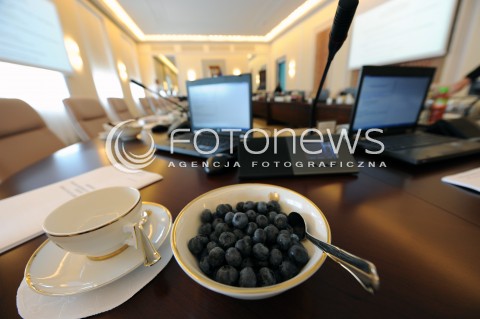  22.07.2014 WARSZAWA <br />POSIEDZENIE RADY MINISTROW<br />N/Z SALA OBRAD OWOCE MISKA FILIZANKA<br /> 