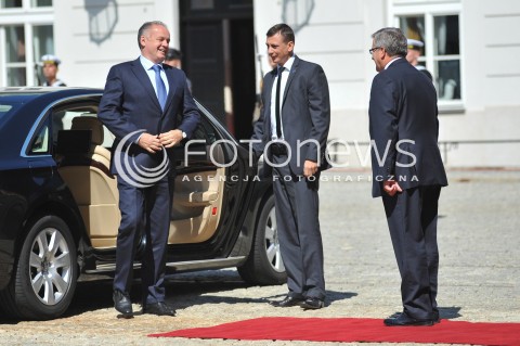  22.07.2014 WARSZAWA<br />SPOTKANIE PREZYDENTOW GRUPY WYSZEHRADZKIEJ<br />N/Z ANDREJ KISKA BRONISLAW KOMOROWSKI<br /> 