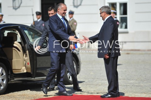  22.07.2014 WARSZAWA<br />SPOTKANIE PREZYDENTOW GRUPY WYSZEHRADZKIEJ<br />N/Z ANDREJ KISKA BRONISLAW KOMOROWSKI<br /> 