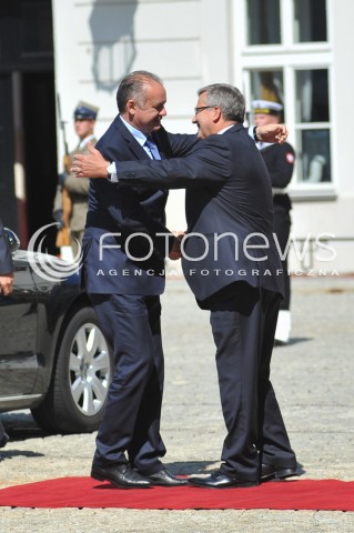  22.07.2014 WARSZAWA<br />SPOTKANIE PREZYDENTOW GRUPY WYSZEHRADZKIEJ<br />N/Z ANDREJ KISKA BRONISLAW KOMOROWSKI<br /> 