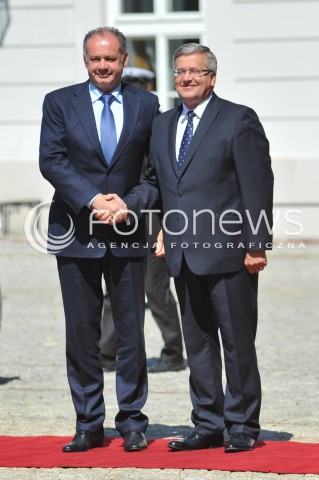  22.07.2014 WARSZAWA<br />SPOTKANIE PREZYDENTOW GRUPY WYSZEHRADZKIEJ<br />N/Z ANDREJ KISKA BRONISLAW KOMOROWSKI<br /> 