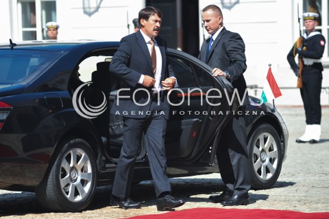  22.07.2014 WARSZAWA<br />SPOTKANIE PREZYDENTOW GRUPY WYSZEHRADZKIEJ<br />N/Z JANOS ADER PREZYDENT RP BRONISLAW KOMOROWSKI<br /> 