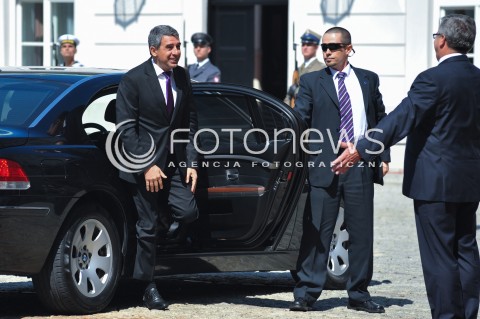  22.07.2014 WARSZAWA<br />SPOTKANIE PREZYDENTOW GRUPY WYSZEHRADZKIEJ<br />N/Z ROSEN PLEWNELIJEW PREZYDENT RP BRONISLAW KOMOROWSKI<br /> 