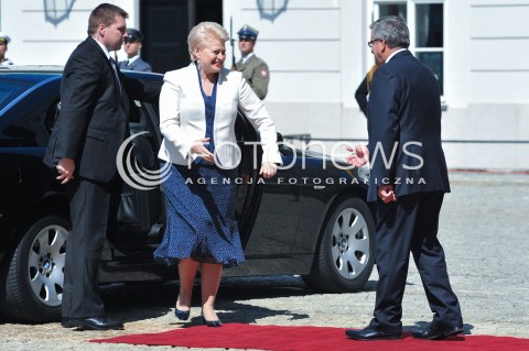  22.07.2014 WARSZAWA<br />SPOTKANIE PREZYDENTOW GRUPY WYSZEHRADZKIEJ<br />N/Z DALIA GRYBAUSKAITE PREZYDENT RP BRONISLAW KOMOROWSKI<br /> 
