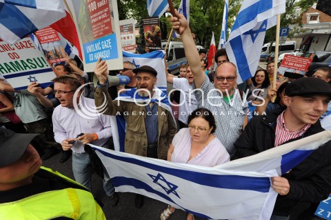  25.07.2014 WARSZAWA<br />MANIFESTACJA W SPRAWIE WOLNEJ PALESTYNY<br />N/Z PROTESTUJACY PRZECIWKO WOJNIE ZYDZI PIOTR KADLCIK<br /> 