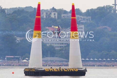  26.07.2014 GDYNIA<br />MISTRZOSTWA SWIATA RED BULL AIR RACE W GDYNII<br />Red Bull Air Race World Championship 2014 in Gdynia, Poland<br />N/Z PETER BESENYEI - SAMOLOT CORVUS RACER 540<br /> 