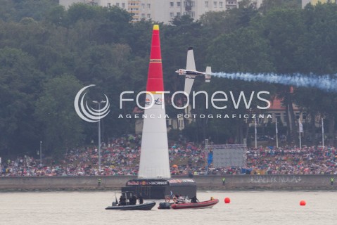  26.07.2014 GDYNIA<br />MISTRZOSTWA SWIATA RED BULL AIR RACE W GDYNII<br />Red Bull Air Race World Championship 2014 in Gdynia, Poland<br />N/Z MATTHIAS DOLDERER - SAMOLOT EDGE 540 V3<br /> 