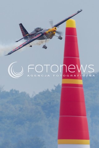  26.07.2014 GDYNIA<br />MISTRZOSTWA SWIATA RED BULL AIR RACE W GDYNII<br />Red Bull Air Race World Championship 2014 in Gdynia, Poland<br />N/Z PETER BESENYEI - SAMOLOT CORVUS RACER 540<br /> 
