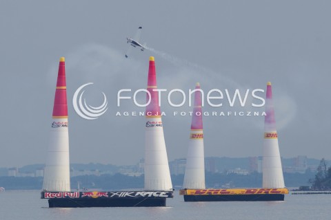  26.07.2014 GDYNIA<br />MISTRZOSTWA SWIATA RED BULL AIR RACE W GDYNII<br />Red Bull Air Race World Championship 2014 in Gdynia, Poland<br />N/Z MATTHIAS DOLDERER - SAMOLOT EDGE 540 V3<br /> 