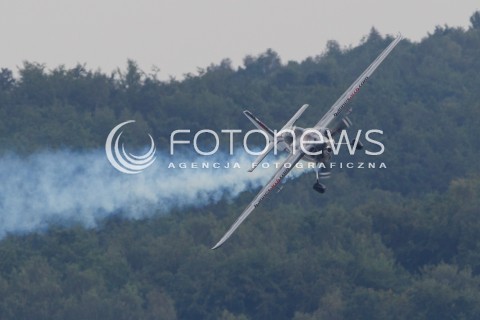  27.07.2014 GDYNIA<br />MISTRZOSTWA SWIATA RED BULL AIR RACE W GDYNII<br />Red Bull Air Race World Championship 2014 in Gdynia, Poland<br />N/Z HANNES ARCH (AUSTRIA) - ZWYCIEZCA RED BULL AIR RACE W GDYNII<br /> 