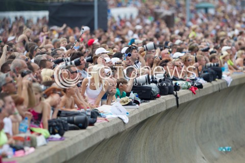  27.07.2014 GDYNIA<br />MISTRZOSTWA SWIATA RED BULL AIR RACE W GDYNII<br />Red Bull Air Race World Championship 2014 in Gdynia, Poland<br />N/Z PLAZOWICZE WIDZOWIE WIDOWNIA TLUMY OSOB LUDZI NA PLAZY<br /> 