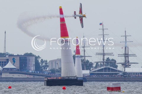  27.07.2014 GDYNIA <br />MISTRZOSTWA SWIATA RED BULL AIR RACE W GDYNII <br />Red Bull Air Race World Championship 2014 in Gdynia, Poland <br />N/Z PETER BESENYEI - SAMOLOT CORVUS RACER 540<br /> 