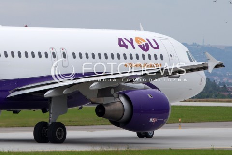 29.07.2014 LOTNISKO JASIONKA<br />ZDJECIE ILUSTRACYJNE<br />N/Z SAMOLOT AIRBUS A320 - 212 LINII LOTNICZYCH 4YOU AIRLINES - REJESTRACJA UR-CME<br /> 
