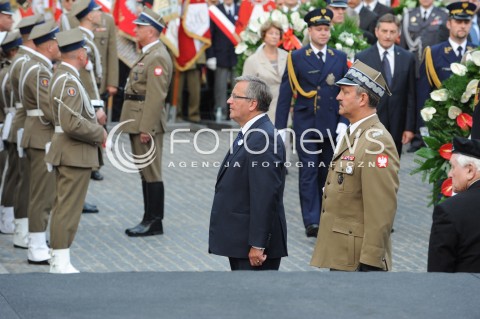 31.07.2014 WARSZAWA<br />APEL POLEGLYCH NA PLACU KRASINSKICH PRZY POMNIKU POWSTANIA WARSZAWSKIEGO<br />N/Z PREZYDENT RZECZYPOSPOLITEJ POLSKIEJ BRONISLAW KOMOROWSKI GENERAL BRYGADY WIESLAW GRUDZINSKI DOWODCA GARNIZONU WARSZAWA<br /> 