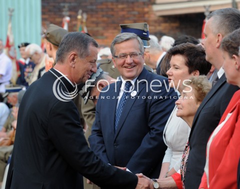  31.07.2014 WARSZAWA<br />APEL POLEGLYCH NA PLACU KRASINSKICH PRZY POMNIKU POWSTANIA WARSZAWSKIEGO<br />N/Z PREZYDENT RZECZYPOSPOLITEJ POLSKIEJ BRONISLAW KOMOROWSKI PREZYDENT WARSZAWY HANNA GRONKIEWICZ WALTZ BISKUP POLOWY WOJSKA POLSKIEGO JOZEF GUZDEK<br /> 