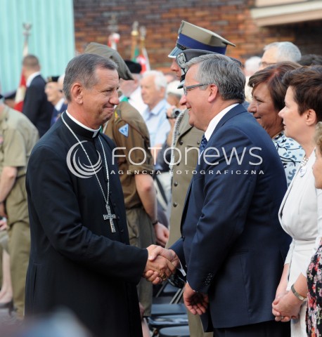  31.07.2014 WARSZAWA<br />APEL POLEGLYCH NA PLACU KRASINSKICH PRZY POMNIKU POWSTANIA WARSZAWSKIEGO<br />N/Z PREZYDENT RZECZYPOSPOLITEJ BRONISLAW KOMOROWSKI BISKUP POLOWY WOJSKA POLSKIEGO JOZEF GUZDEK<br /> 