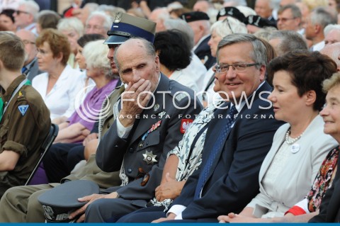  31.07.2014 WARSZAWA<br />APEL POLEGLYCH NA PLACU KRASINSKICH PRZY POMNIKU POWSTANIA WARSZAWSKIEGO<br />N/Z GENERAL BRYGADY ZBIGNIEW SCIBOR RYLSKI PREZYDENT RZECZYPOSPOLITEJ BRONISLAW KOMOROWSKI PREZYDENT WARSZAWY HANNA GRONKIEWICZ WALTZ<br /> 