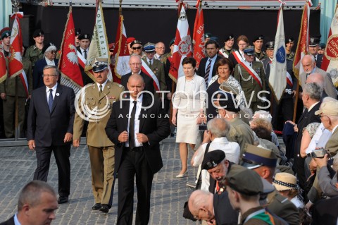  31.07.2014 WARSZAWA<br />APEL POLEGLYCH NA PLACU KRASINSKICH PRZY POMNIKU POWSTANIA WARSZAWSKIEGO<br />N/Z PREZYDENT RZECZYPOSPOLITEJ POLSKIEJ BRONISLAW KOMOROWSKI PREZYDENT MIASTA STOLECZNEGO WARSZAWY HANNA GRONKIEWICZ WALTZ ANNA KOMOROWSKA<br /> 