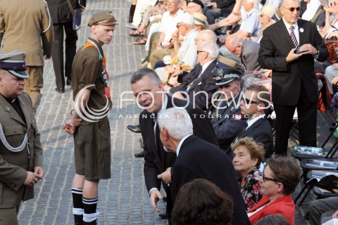  31.07.2014 WARSZAWA<br />APEL POLEGLYCH NA PLACU KRASINSKICH PRZY POMNIKU POWSTANIA WARSZAWSKIEGO<br />N/Z MINISTER OBRONY NARODOWEJ TOMASZ SIEMONIAK<br /> 