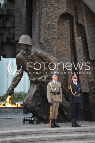  31.07.2014 WARSZAWA<br />70 ROCZNICA POWSTANIA WARSZAWSKIEGO<br />APEL POLEGLYCH PRZY POMNIKU POWSTANIA WARSZAWSKIEGO<br />N/Z POMNIK POWSTANIA WARSZAWSKIEGO<br /> 