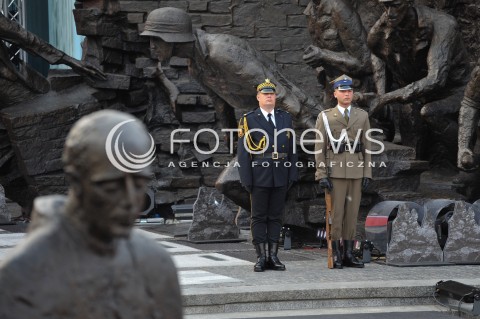  31.07.2014 WARSZAWA<br />70 ROCZNICA POWSTANIA WARSZAWSKIEGO<br />APEL POLEGLYCH PRZY POMNIKU POWSTANIA WARSZAWSKIEGO<br />N/Z ZOLNIERZE<br /> 