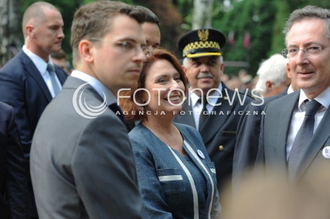  01.08.2014 WARSZAWA<br />GODZINA W PRZY POMNIKU GLORIA VICTIS NA POWAZKACH<br />N/Z RZECZNIK RZADU MALGORZATA KIDAWA BLONSKA MINISTER SPRAW WEWNETRZNYCH BARTLOMIEJ SIENKIEWICZ<br /> 