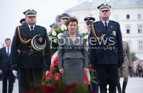  01.08.2014 WARSZAWA<br />70 ROCZNICA POWSTANIA WARSZAWSKIEGO<br />UROCZYSTA ZMIANA WARTY PRZY GROBIE NIEZNANEGO ZOLNIERZA<br />N/Z  PREZYDENT WARSZAWY HANNA GRONKIEWICZ WALTZ <br /> 