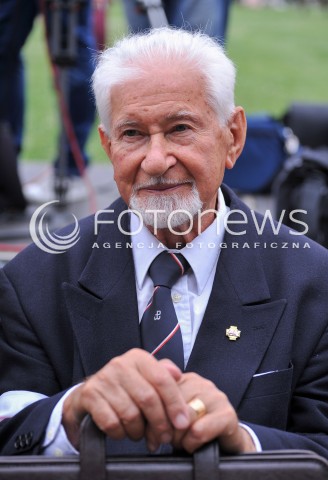  01.08.2014 WARSZAWA<br />70 ROCZNICA POWSTANIA WARSZAWSKIEGO<br />UROCZYSTOSC POSADZENIA DRZEWA PAMIECI<br />N/Z PREZES ZARZADU GLOWNEGO SWIATOWEGO ZWIAZKU ZOLNIERZY AK LESZEK ZUKOWSKI<br /> 