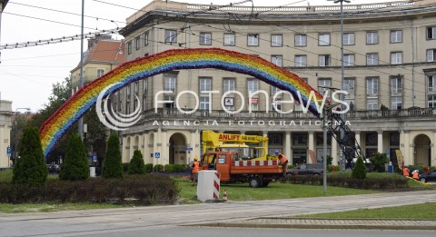 Odbudowa tęczy na Placu Zbawiciela w Warszawie