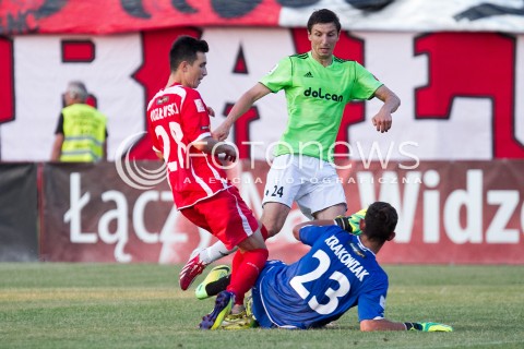  09.08.2014 LODZ PILKA NOZNA POLSKA PIERWSZA LIGA SEZON 2014/2015 FOOTBALL POLISH  WIDZEW LODZ - DOLCAN ZABKI N/Z DAMIAN SWIERBLEWSKI MARCIN KOZLOWSKI MACIEJ KRAKOWIAK  