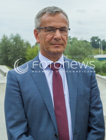  13.08.2014 RZESZOW<br />MINISTER SPORTU ANDRZEJ BIERNAT PODCZAS WIZYTY W SKATEPARKU W RZESZOWIE<br />N/Z ANDRZEJ BIERNAT<br /> 